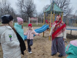 Подробнее о статье Фольклорный праздник «Кузьминки» провел творческий коллектив  ДК «Радуга» с. Молоди г.о. Чехов в парке «Дубки»
