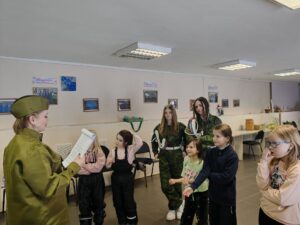 Подробнее о статье Игровая программа «На страже Родины» прошла в с. Молоди м.о. Чехов